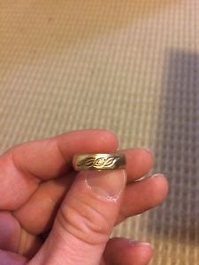 Men's 10k gold wedding ring