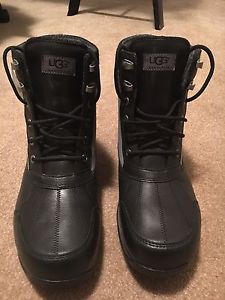 Men's UGG winter boots BRAND NEW Size 11