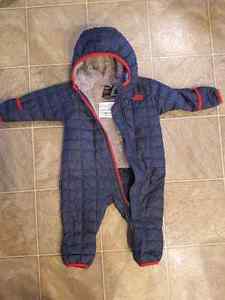 North Face buting suit size 6-12