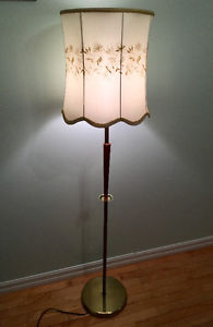 Vintage lamp $20