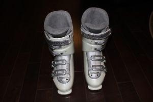 Women's Dalbello Ski Boots - Mondo size 26.0 US 8