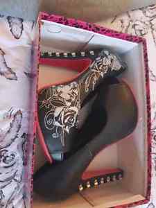 Women's Size 8 Metal Melisha heels