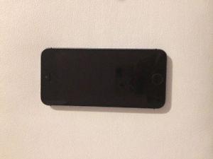 iPhone 5S. PERFECT CONDITIONS. NO SCRATCHES