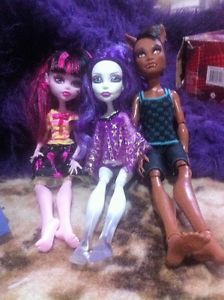 three monster high dolls for $5