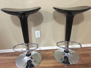 2 bar stools for sale