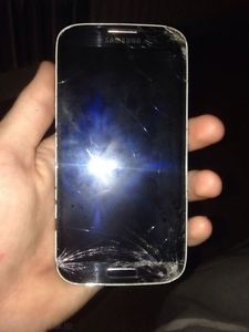 Bell Samsung S4 - cracked screen