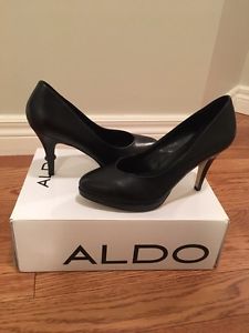 Black Aldo pumps, size 8
