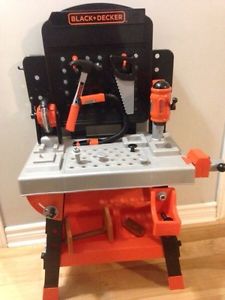 Black and decker tool bench