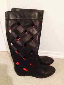 Black leather boots size 7. 5