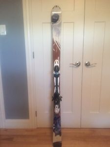 Brand New Salomon Pearl Downhill Skis size 158