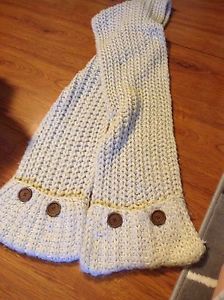 Chunky knit scarf with pockets