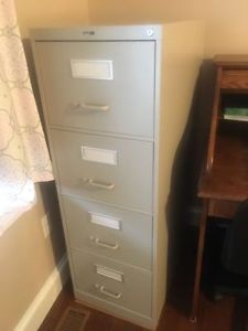 FILING CABINET WITH 4 DRAWERS