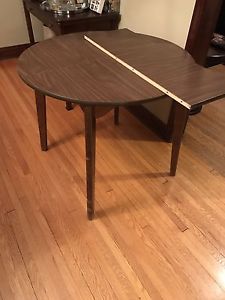 Great small kitchen table with leaf