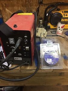 Mig welder with 3 spools if wire