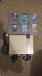 Nintendo Entertainment System NES w/ 6 games2 contoller all