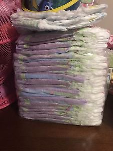 Pampers easy ups - size 4-5