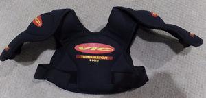 Vic Terminator 250M Shoulder Hockey Pads – Black