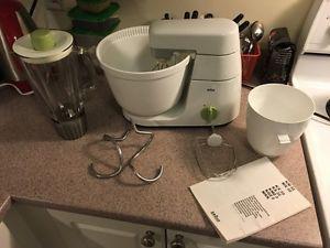 Vintage Braun KM32 mixer