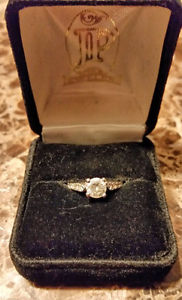 Engagement Ring 1crt. White Gold