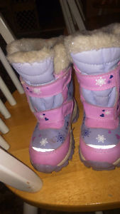 Girls size 9 winter boots