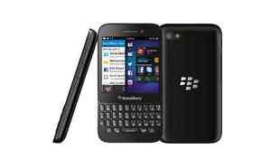 In good condition BlackBerry Q5 - UNLOCKED