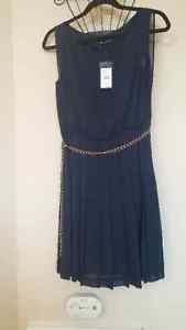 Laura Size 6 pleated dress with gold chain (New with tags)