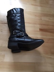 Nine West Black boot Girls Size 5 Reduced