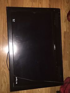Selling 32 inch Sony tv