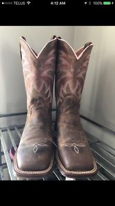 Size 8 woman flat toe cowboy boots