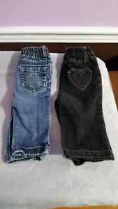 2 paire de jeans 4$ Size 3/6mois