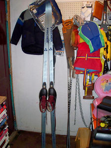 210'S FISHER WAX ABLE C.C.SKIES POLES AND SNS SHOES 91/2