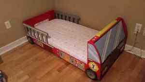 Kid craft fire truck toddler bed