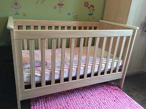 Mamas & Papas crib set (made in U.K.)