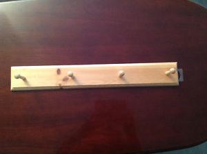 New Wooden Peg Rack with 4 Pegs