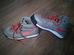 Nike hiking boots(brand new / orange and beige color)