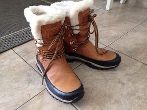 ROCKPORT WOMENS WINTER BOOTS