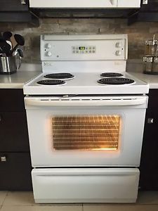 Self cleaning GE electric stove / oven !