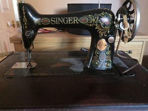 Singer Vintage Sewing Machine