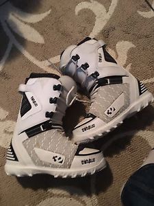 Snowboard boots size 11 men's thirty two lashed