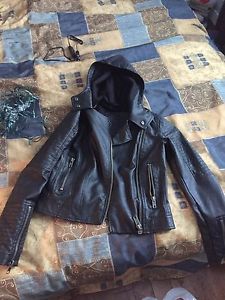 Wanted: Black garage biker jacket
