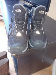Women's North Face boots