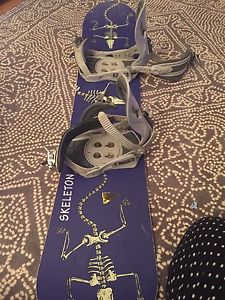 Youth snowboard with bindings