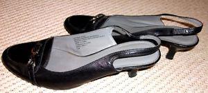 ladies size 7W sling back NATURALIZER black shoes