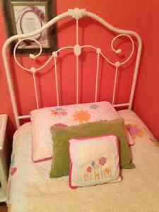 GIRLS TWIN BED