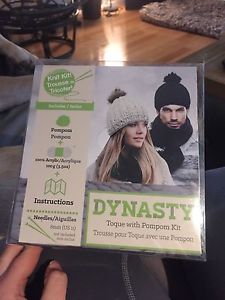 Knitting Kit - Toque with Pompom and needles