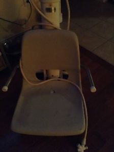 Lift chair for bath tub for sale !