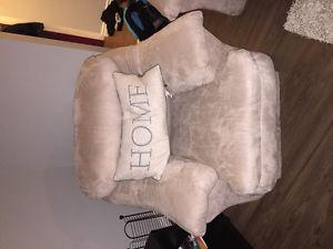 Matching love seat and chair/ throw pillow
