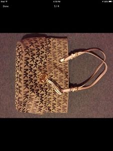 Micheal Kors Purse