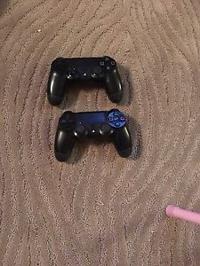 PS4 controllers