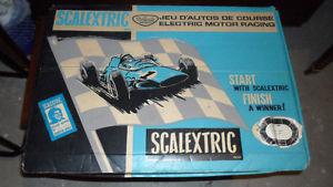 SCALEXTRIC SCX TRIANG 1/32 SLOT CAR SET -- S IN BOX